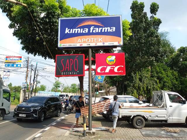 neon box kimia farma